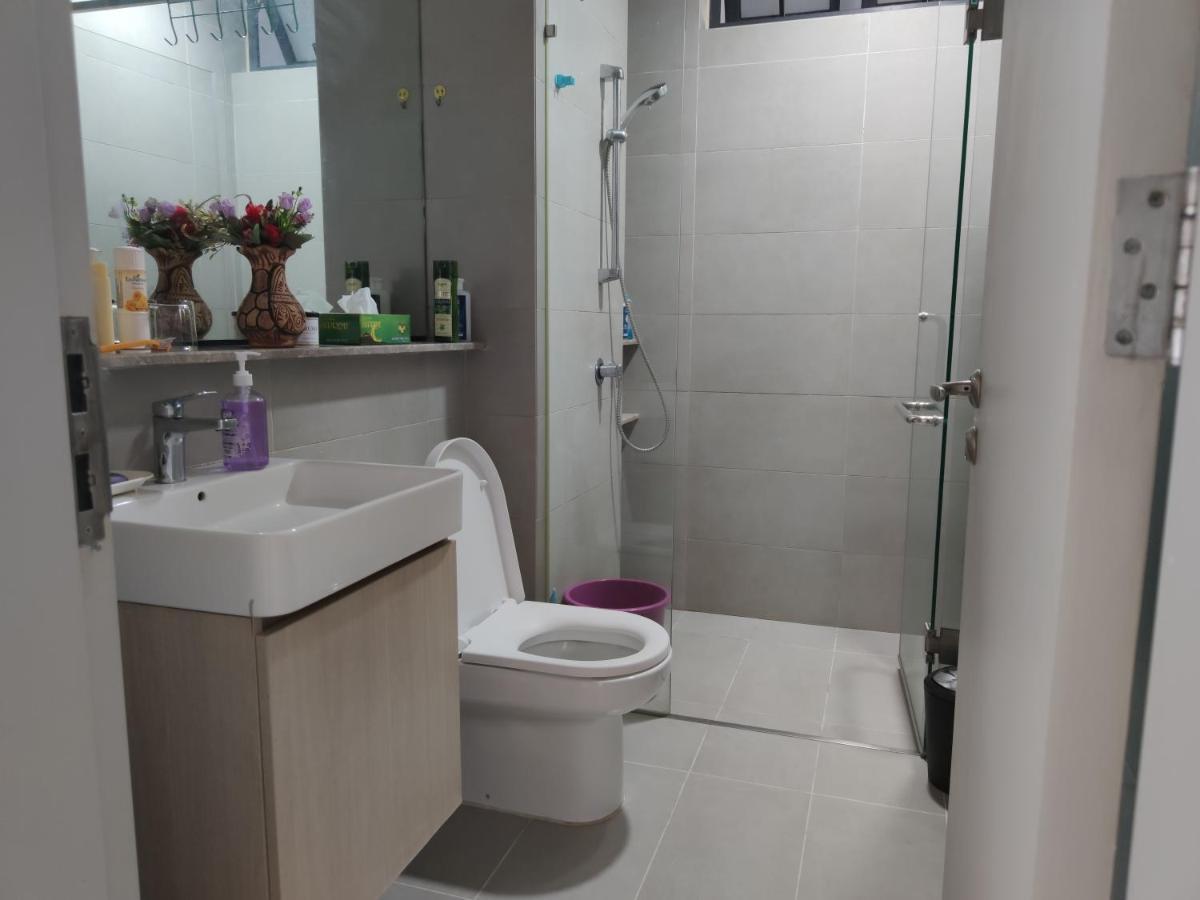 Kumkum Homestay 3 Bedroom Suite Nusajaya  Buitenkant foto