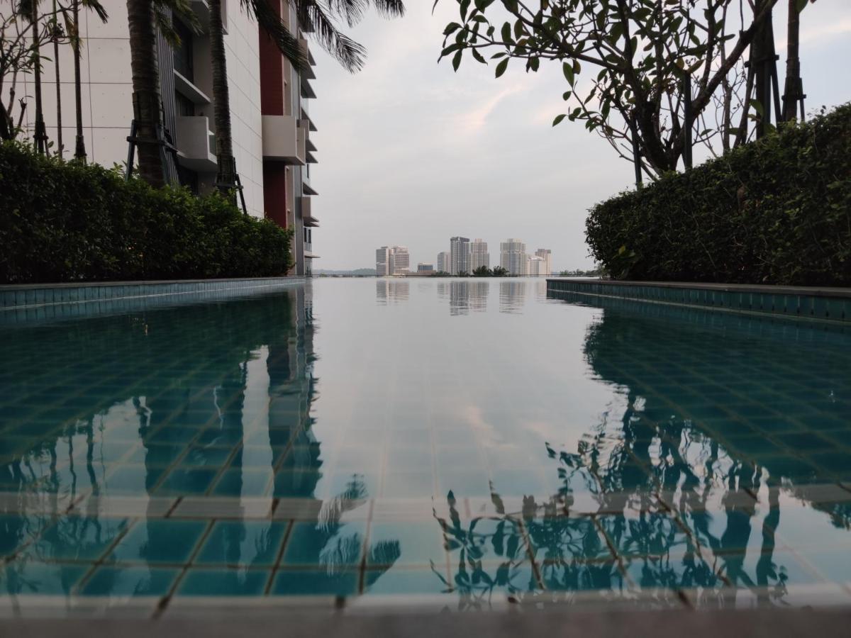 Kumkum Homestay 3 Bedroom Suite Nusajaya  Buitenkant foto